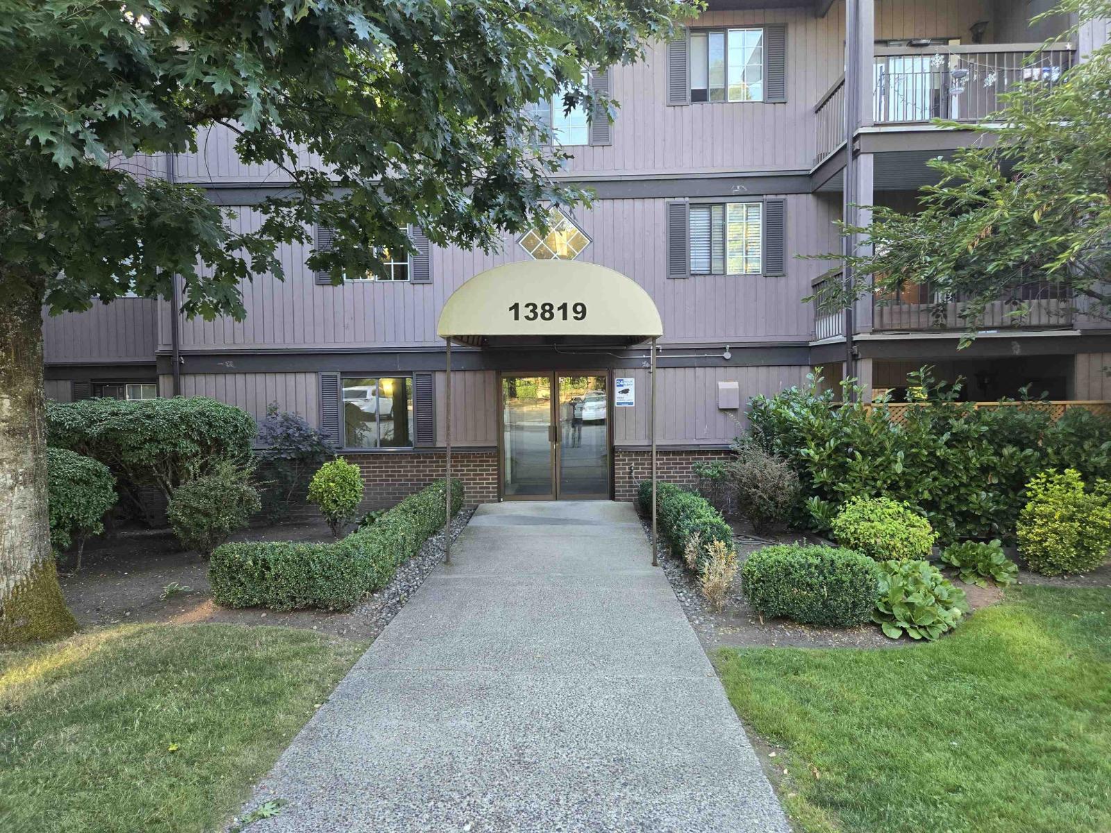 13819 100 Avenue Unit 2203, Surrey, BC V3T 5L1