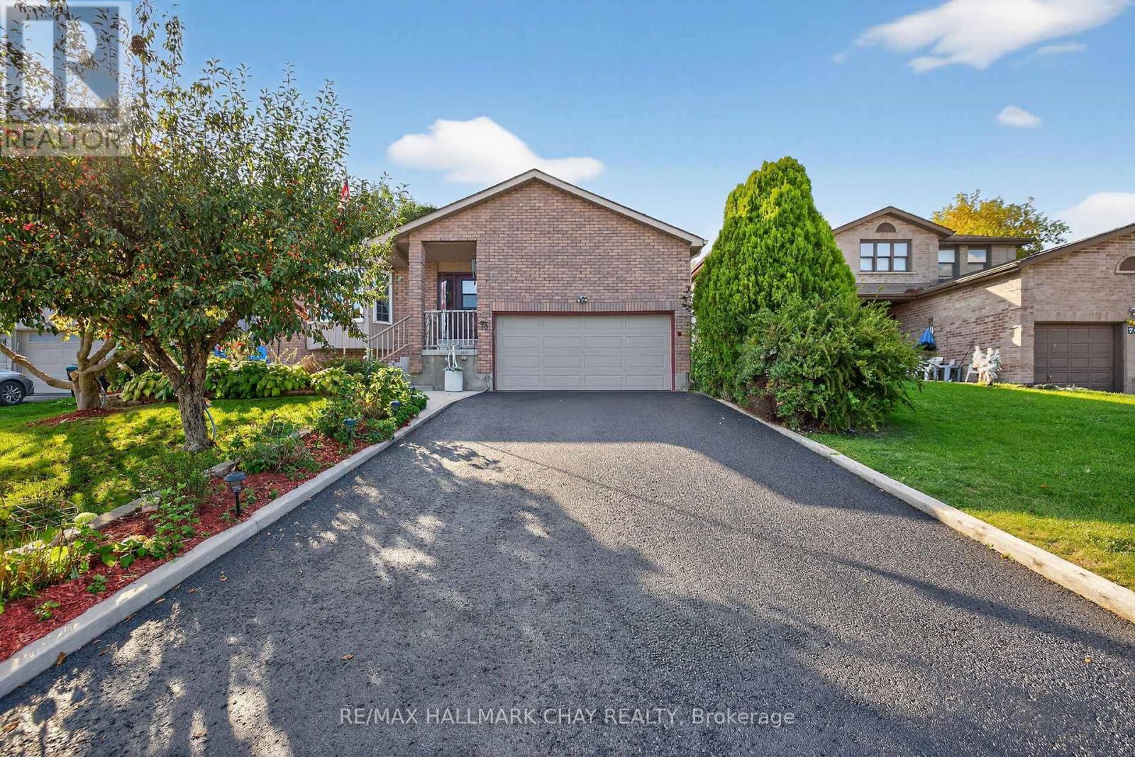 78 Collings Ave, Bradford West Gwillimbury, ON L3Z 1S4