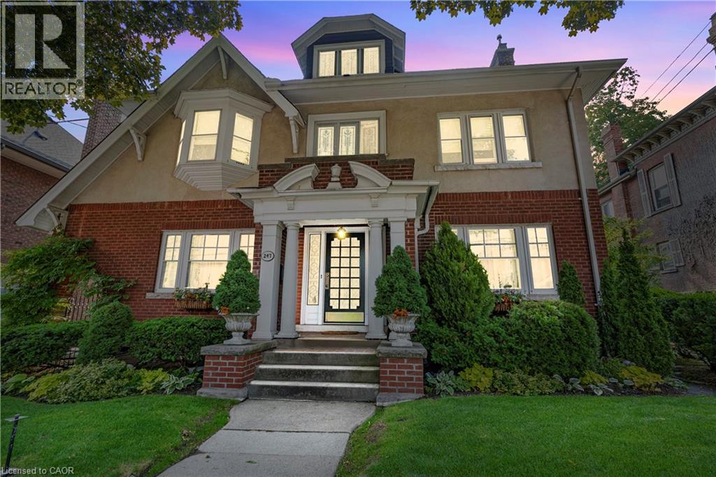 247 Macnab St S, Hamilton, ON L8P 3E2