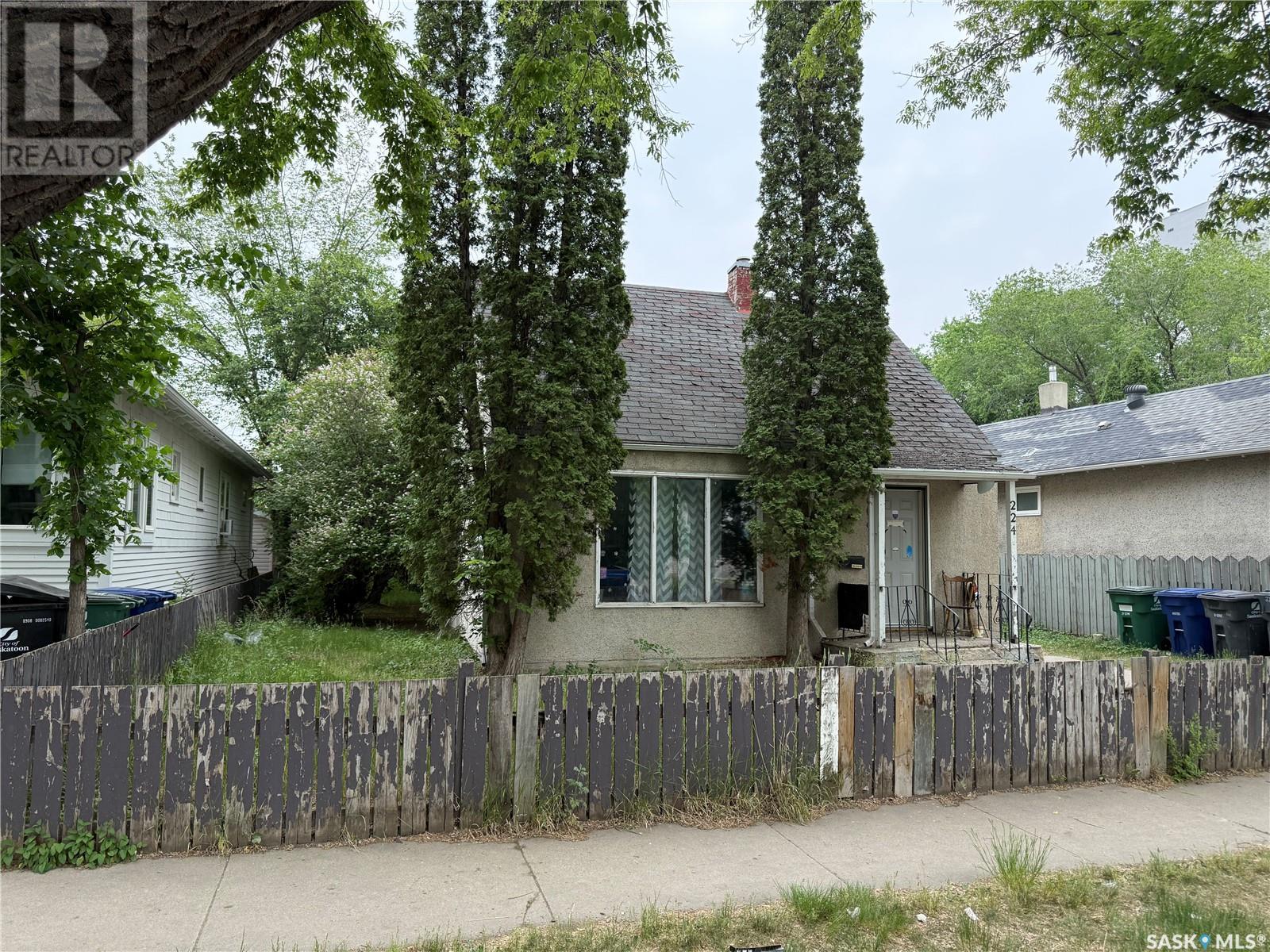 224 N Avenue S, Saskatoon, SK S7M 2M9