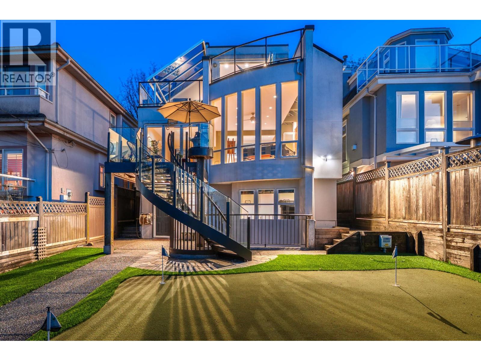 3113 W 27th Ave, Vancouver, BC V6L 1W6