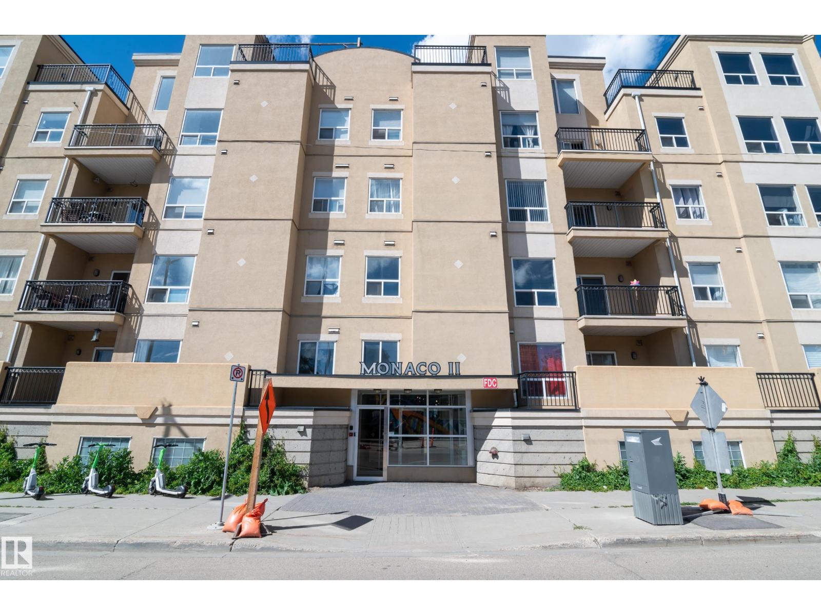 10606 102 Avenue Northwest #201, Edmonton, AB T5J 5E9