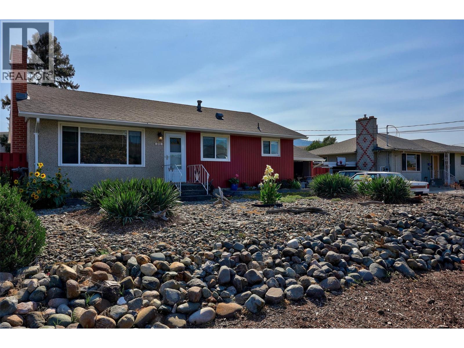 945 Renfrew Ave, Kamloops, BC V2B 3X3