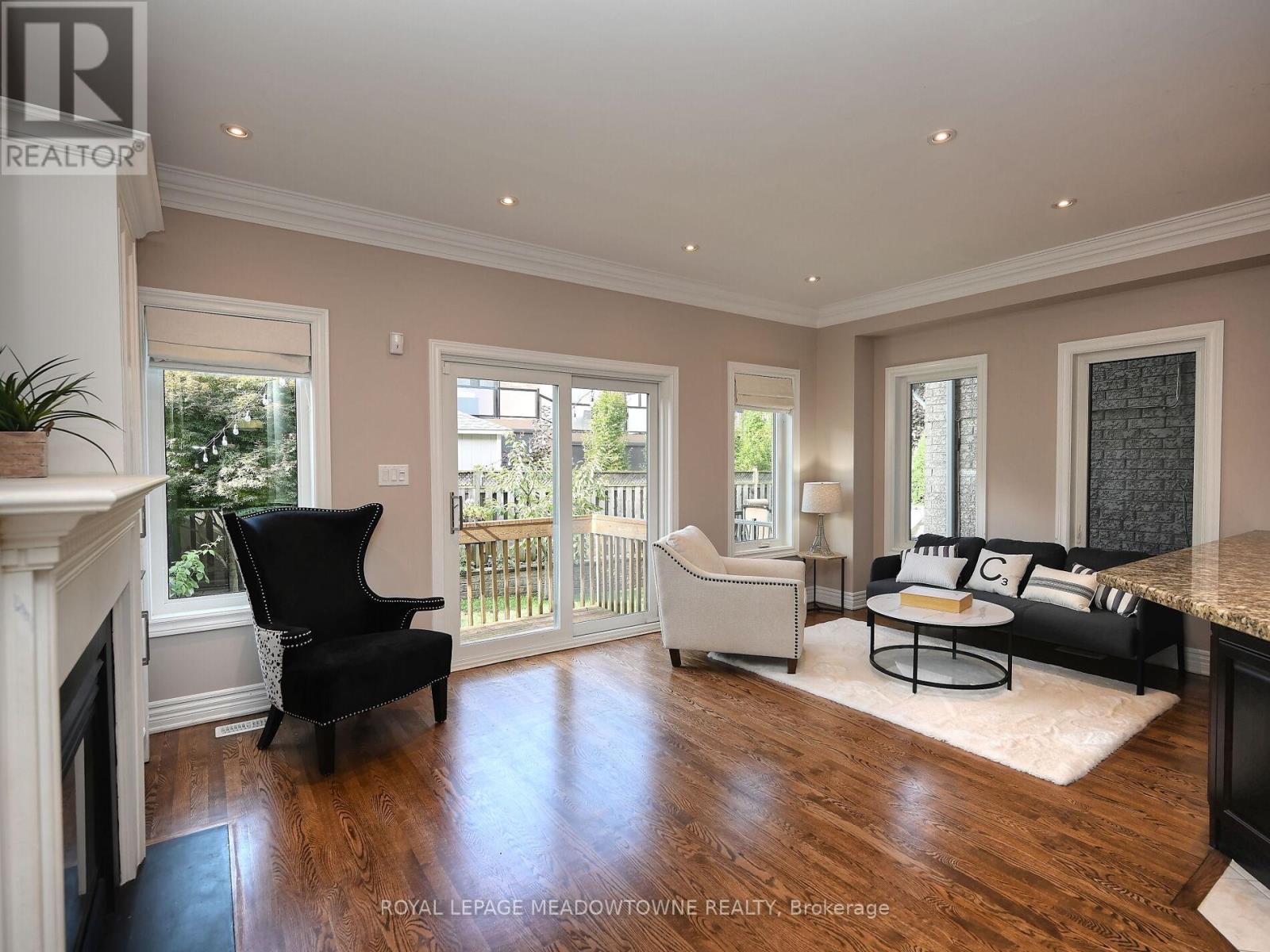 2378 Wasaga Dr, Oakville, ON L6H 0B7