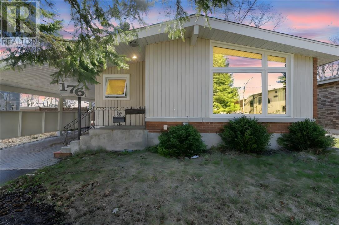 176 Strathmere Ct, Sudbury, ON P3E 2J9