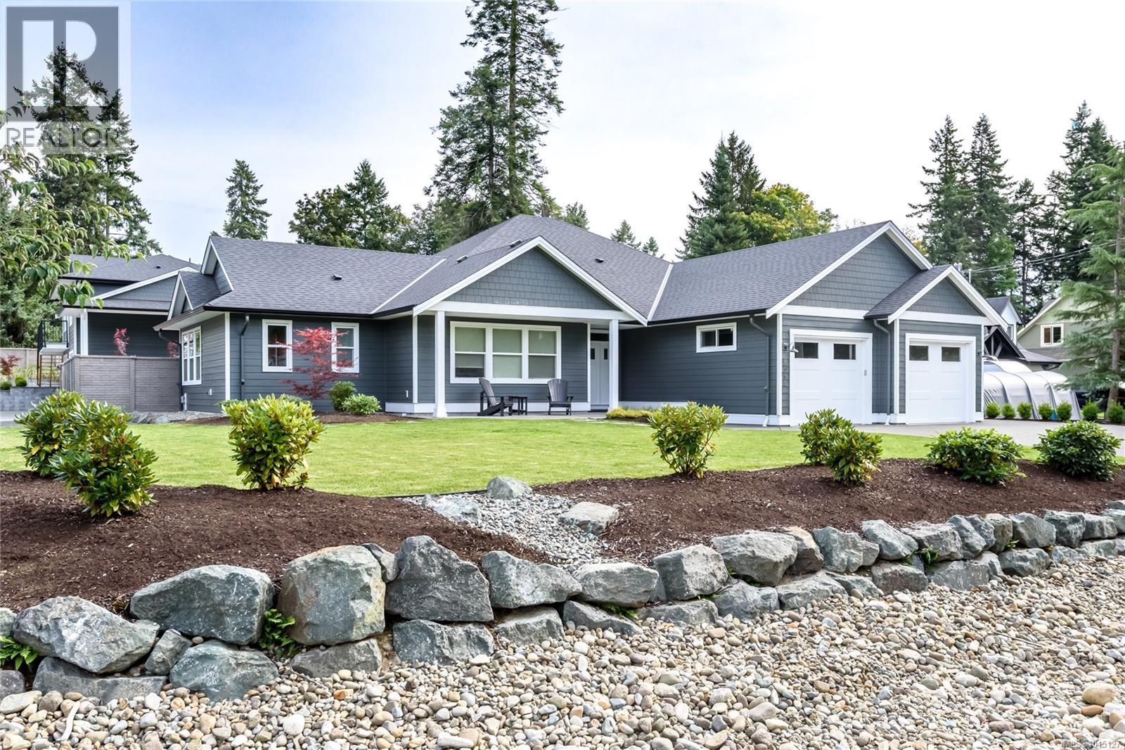 8968 Henderson Ave, Black Creek, BC V9J 1A4