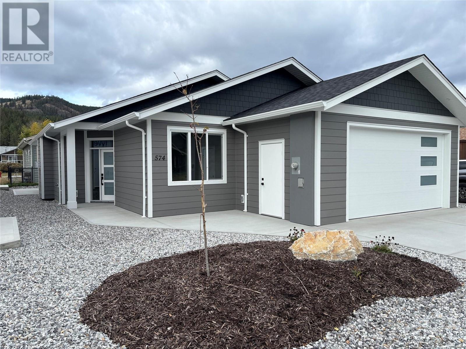 574 Meadowlark Ave, Vernon, BC V1H 2A1