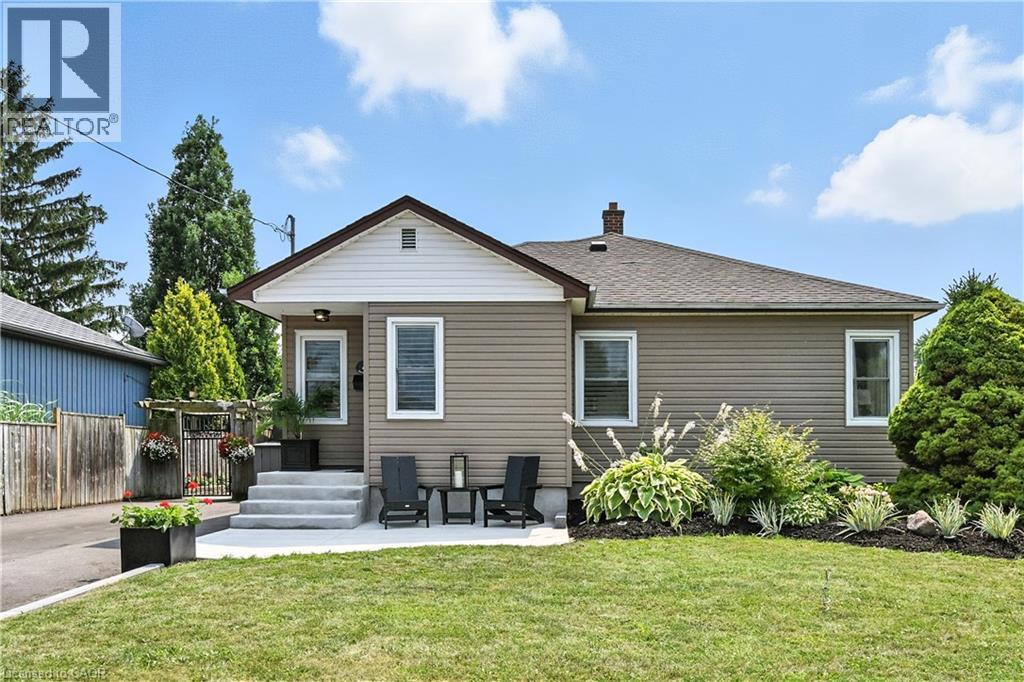 4 Glenview Ave, St. Catharines, ON L2N 2Z6