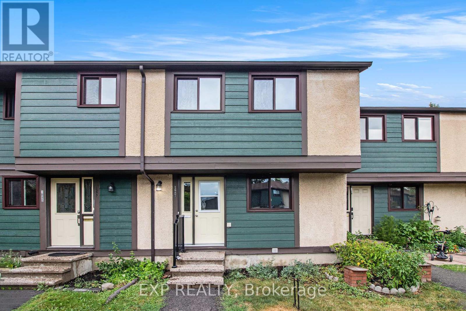 1687 Meadowbrook Rd, Ottawa, ON K1B 4W6
