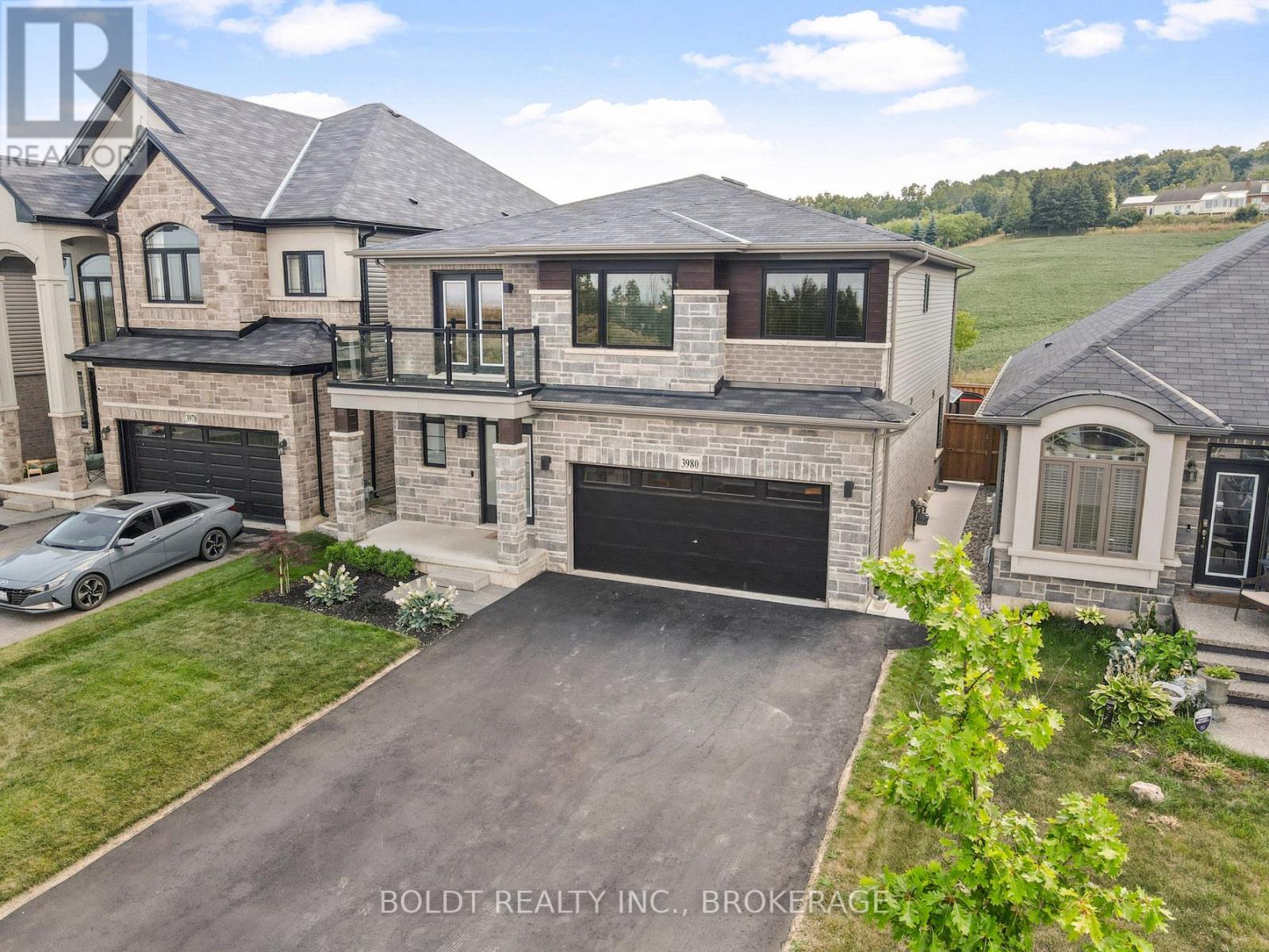 3980 Highland Park Dr, Lincoln Beamsville, ON L3J 0T1