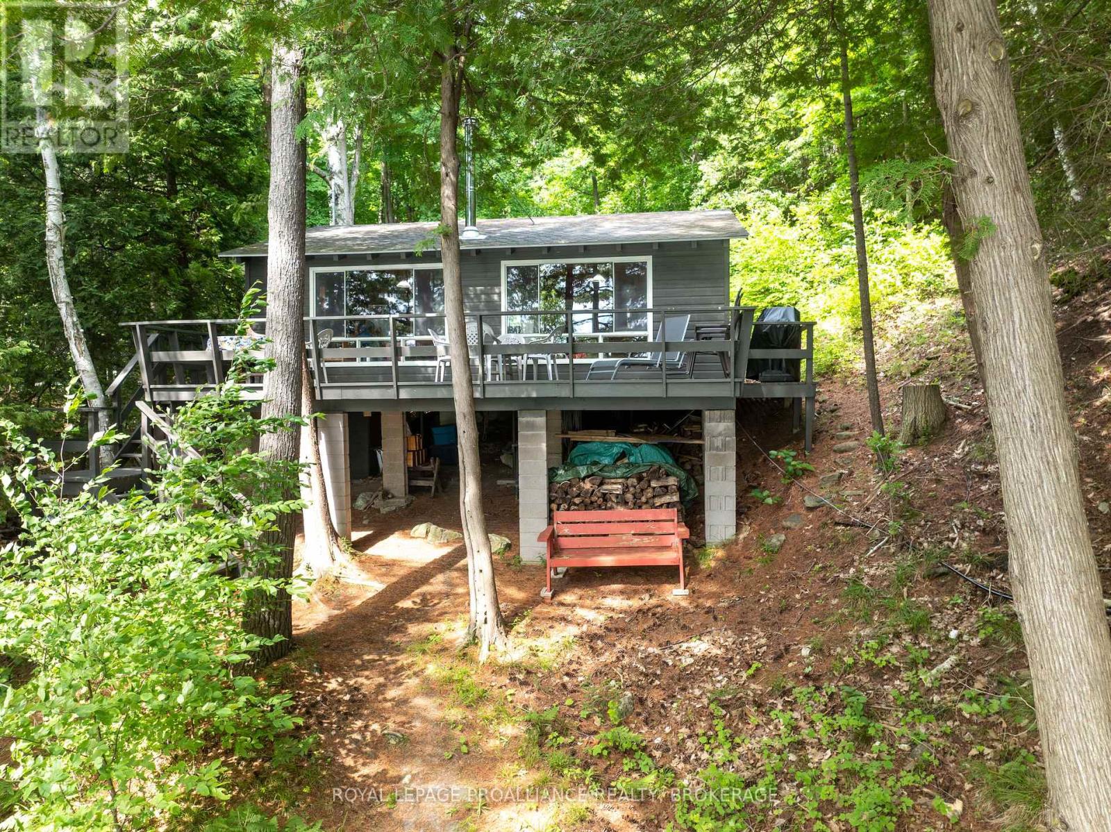 39 Shoal Ln, South Frontenac, ON K0H 2L0
