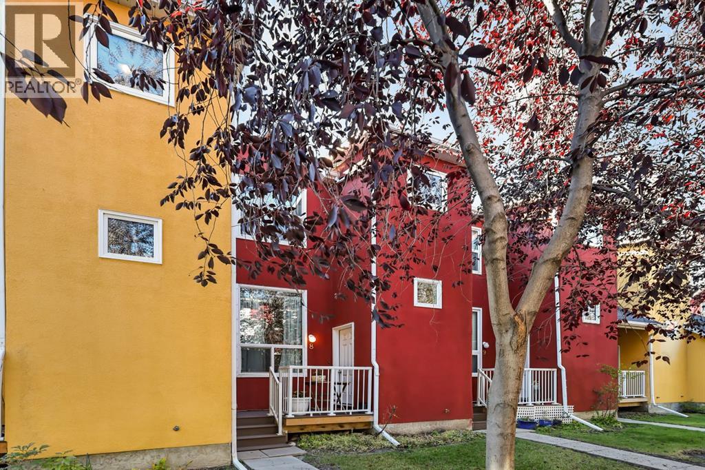 7 Westland Road Unit 8, Okotoks, AB T1S 1Z1