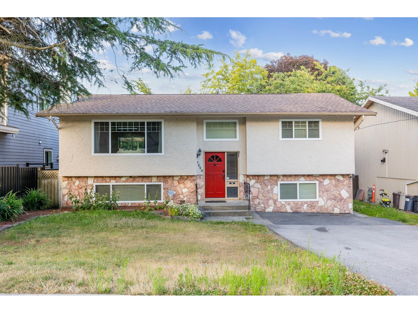 1550 Kent St, White Rock, BC V4B 4V2