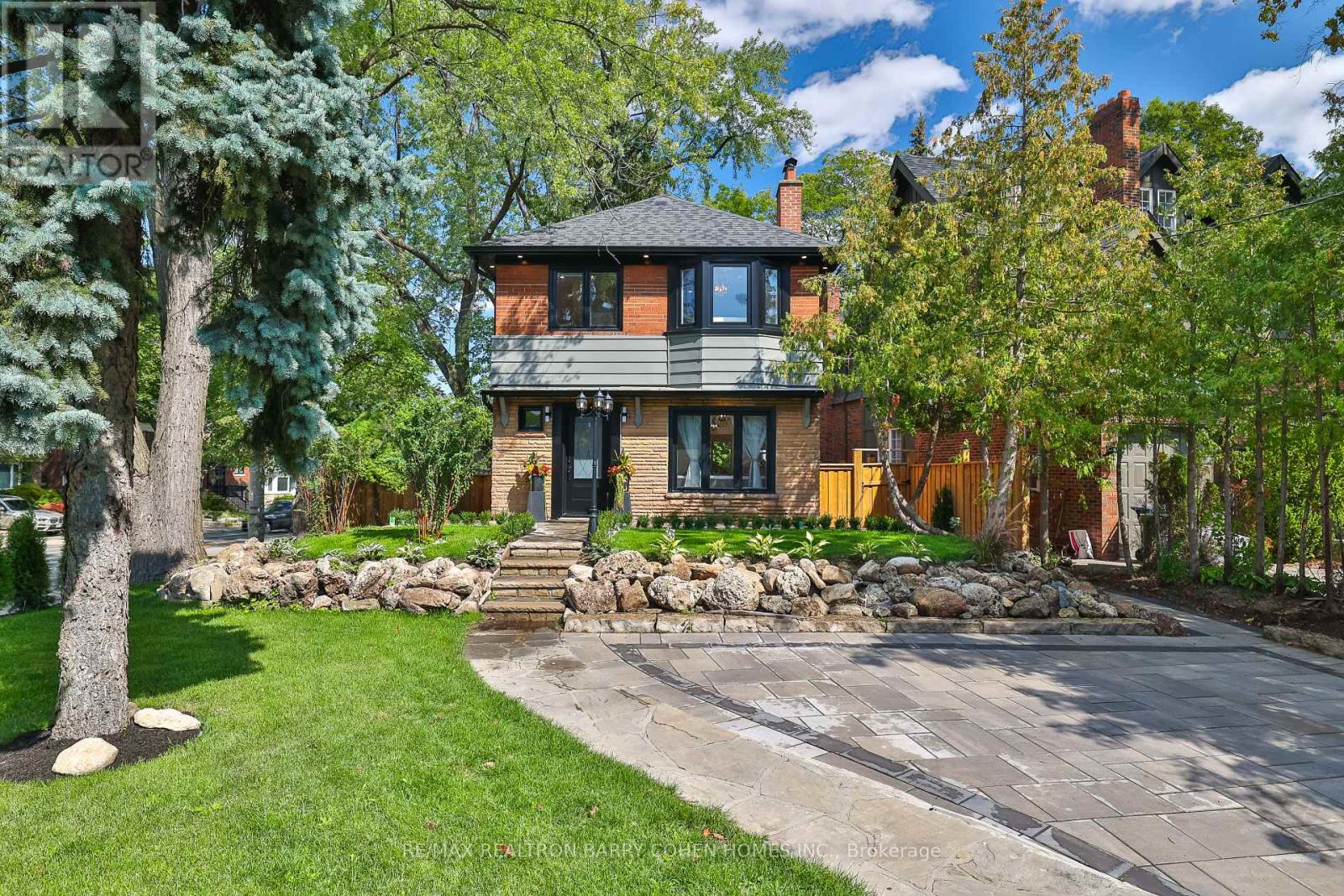1 Wanless Cres, Toronto, ON M4N 3B6