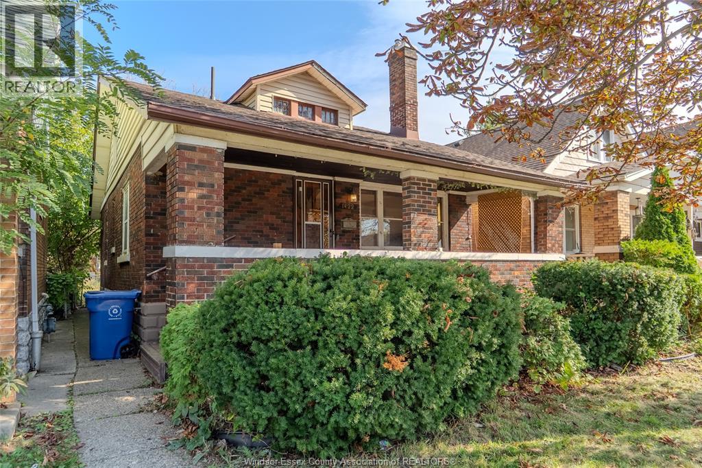 1422 Elsmere, Windsor, ON N8X 4G9