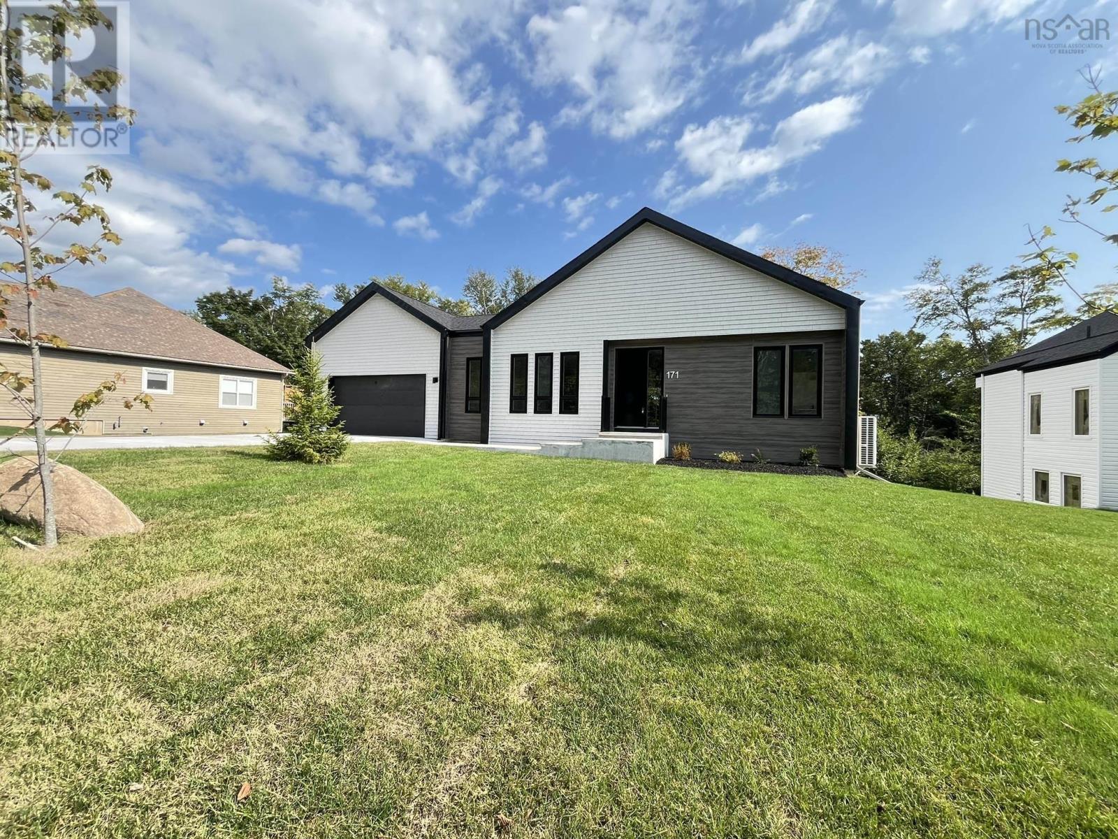 171 Carnoustie Dr, Hammonds Plains, NS B4B 0E5