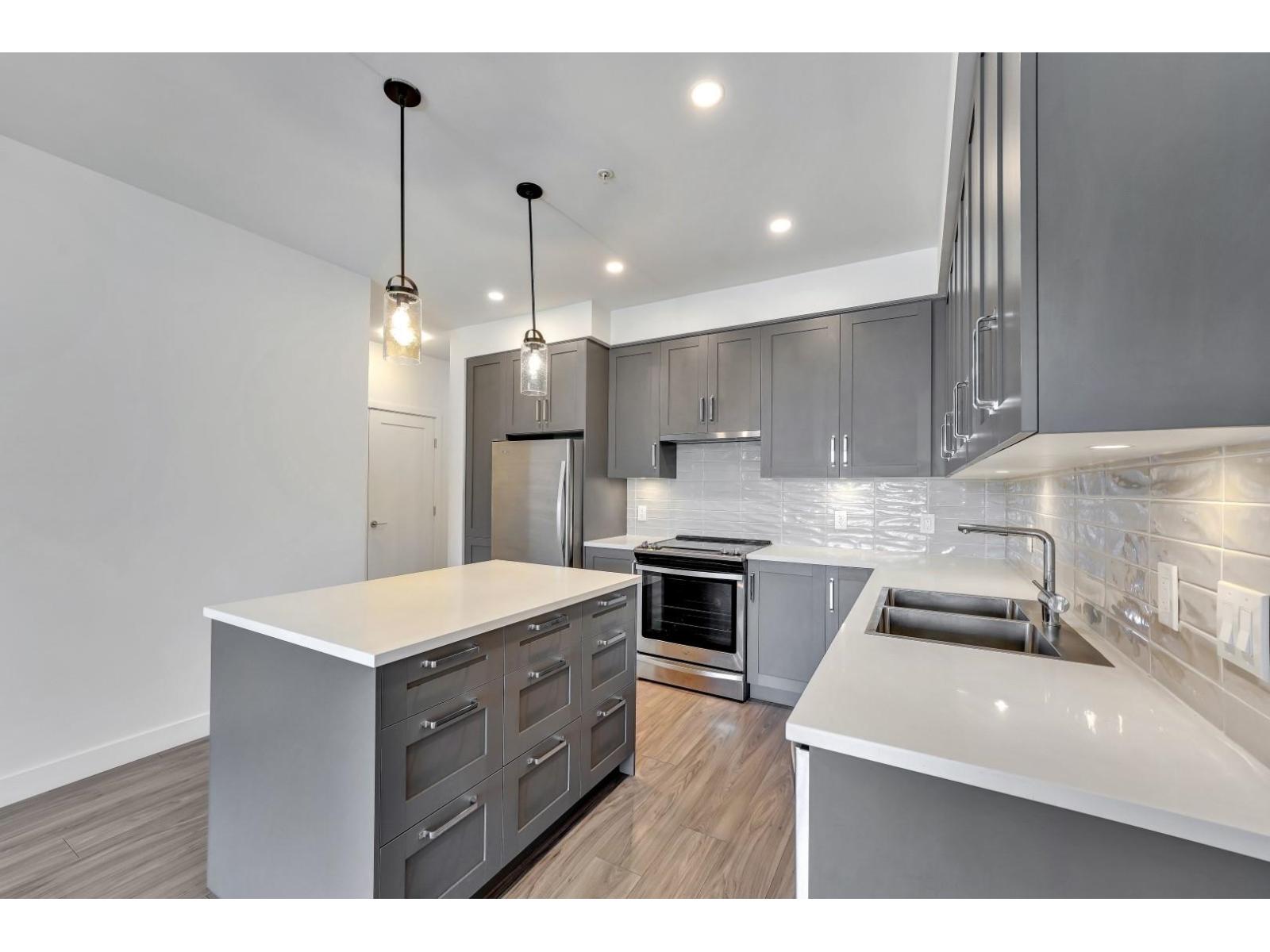18811 72 Avenue Unit 320, Surrey, BC V4N 6W7