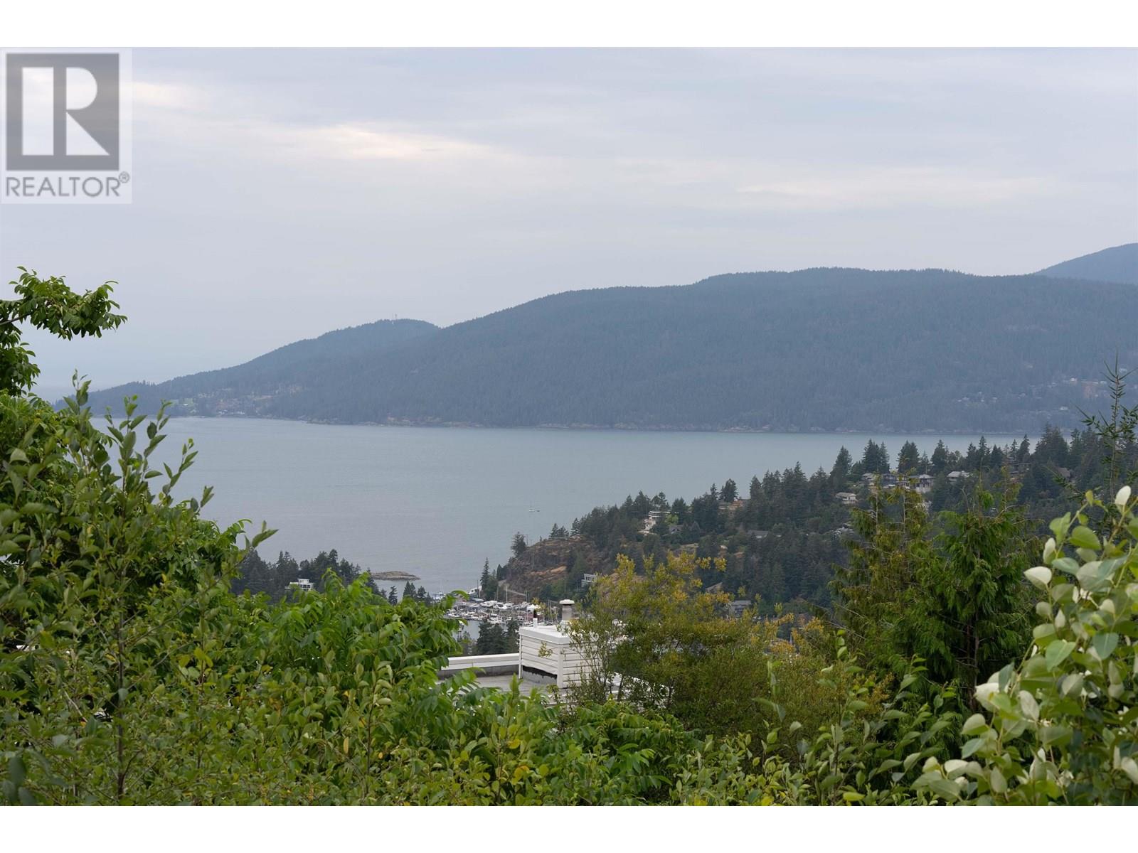 4783 Westwood Pl, West Vancouver, BC V7S 3C1