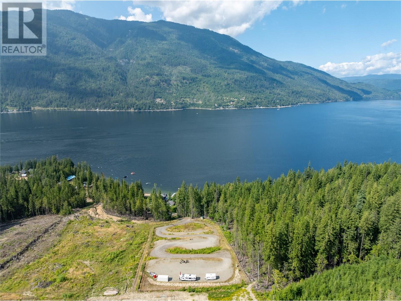 6226 Armstrong Rd, Eagle Bay, BC V0E 1T0