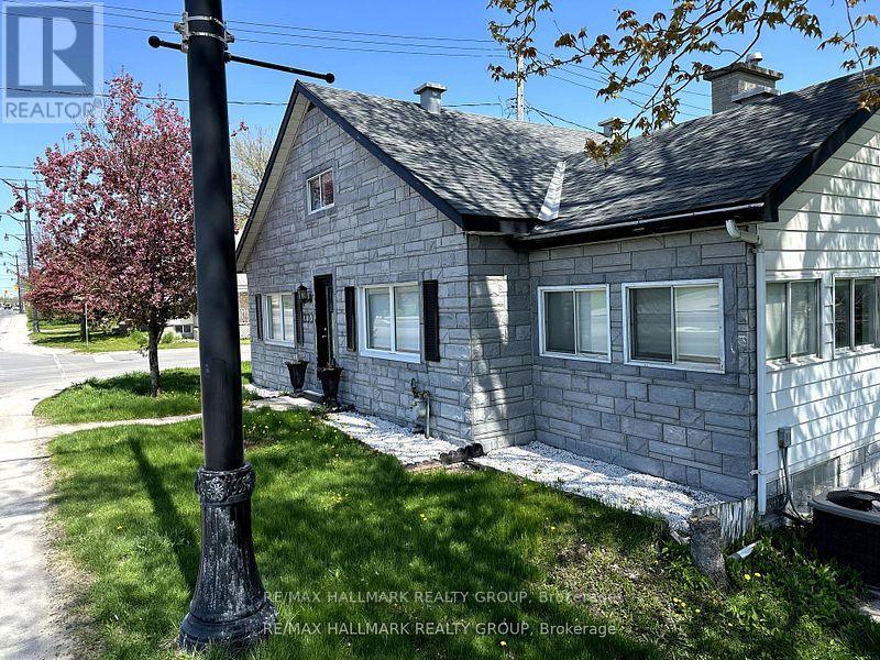 103 Wilson St W, Perth, ON K7H 2P1