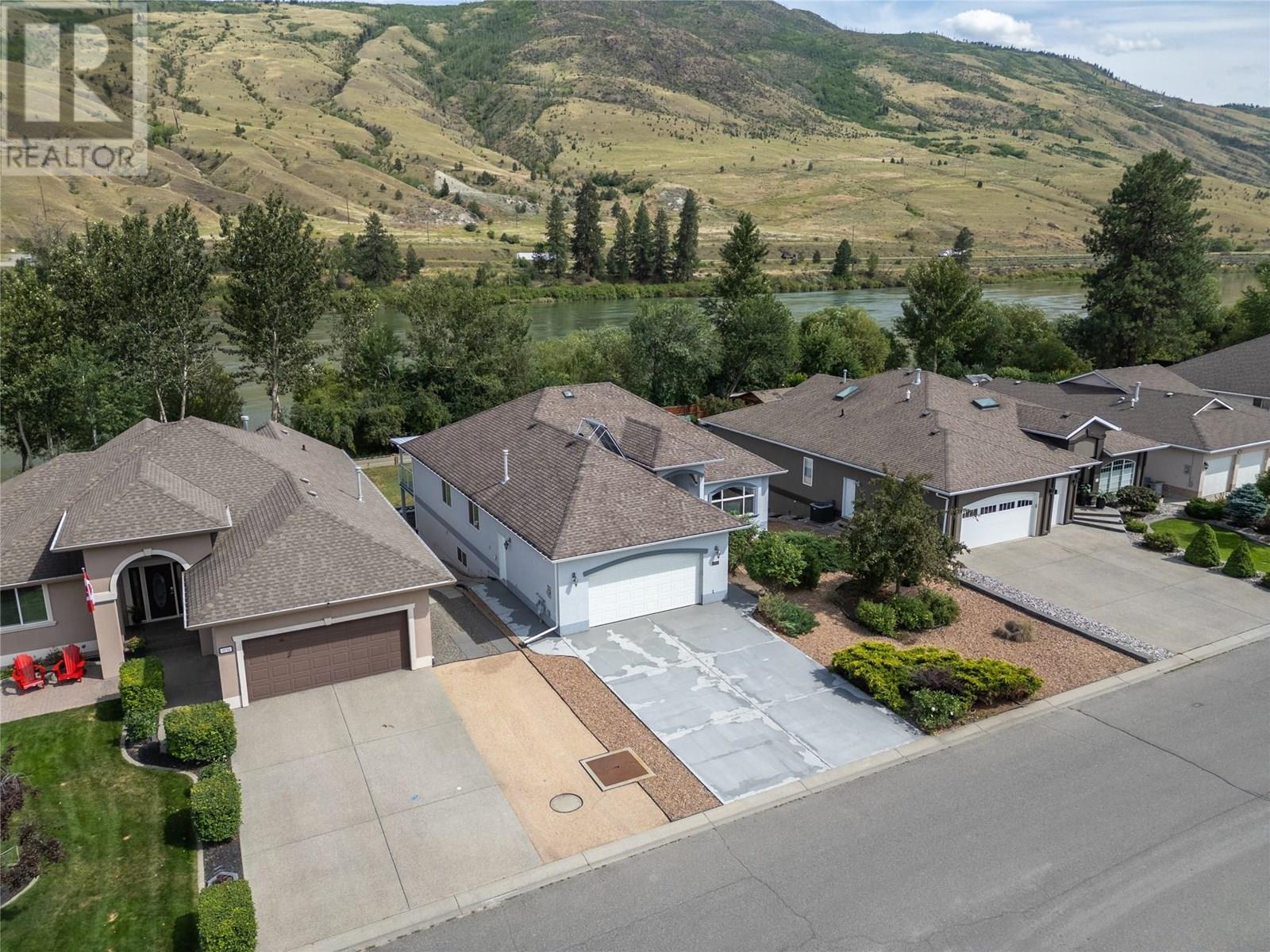 3727 Overlander Dr, Kamloops, BC V2B 8M4