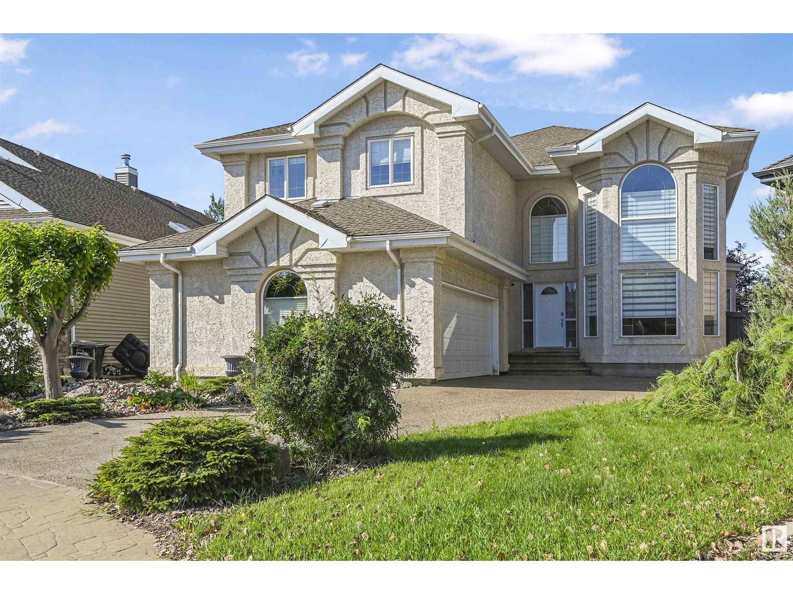 1516 Thorogood Cl NW, Edmonton, AB T6R 3K7