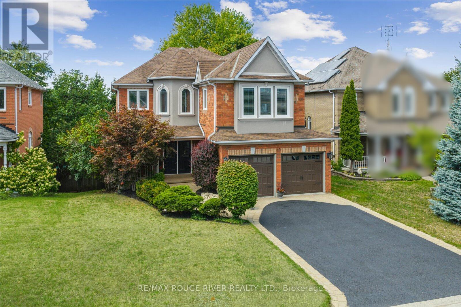 19 Gilchrist Ct, Whitby, ON L1R 2P3