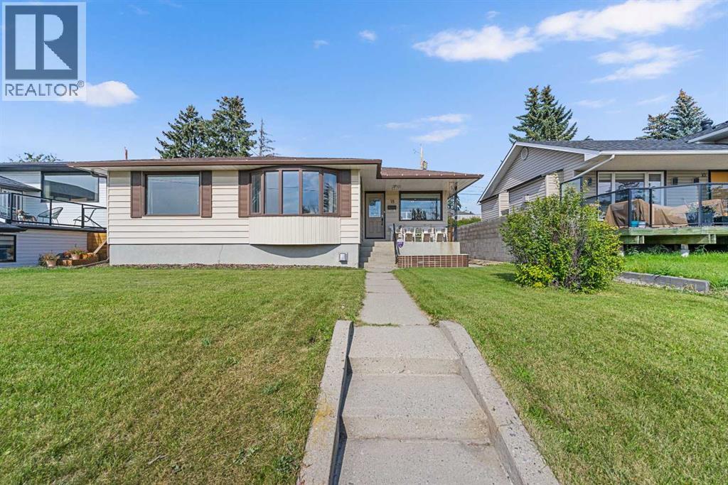 18 Cornell Pl NW, Calgary, AB T2K 1V7