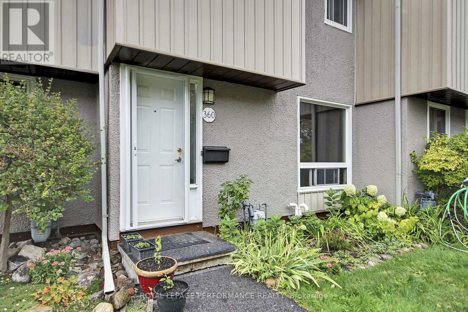 21 360 Woodfield Dr, Ottawa, ON K2G 3W9