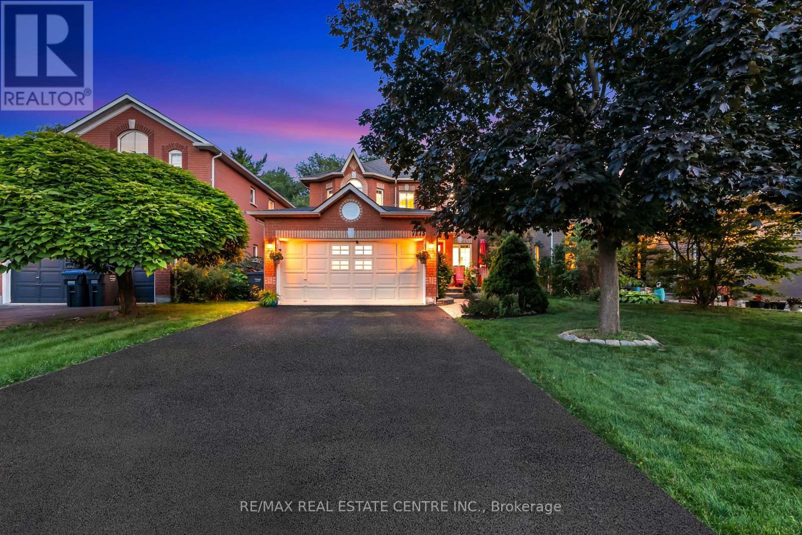 7173 Waldorf Way NW, Mississauga, ON L5N 7R3