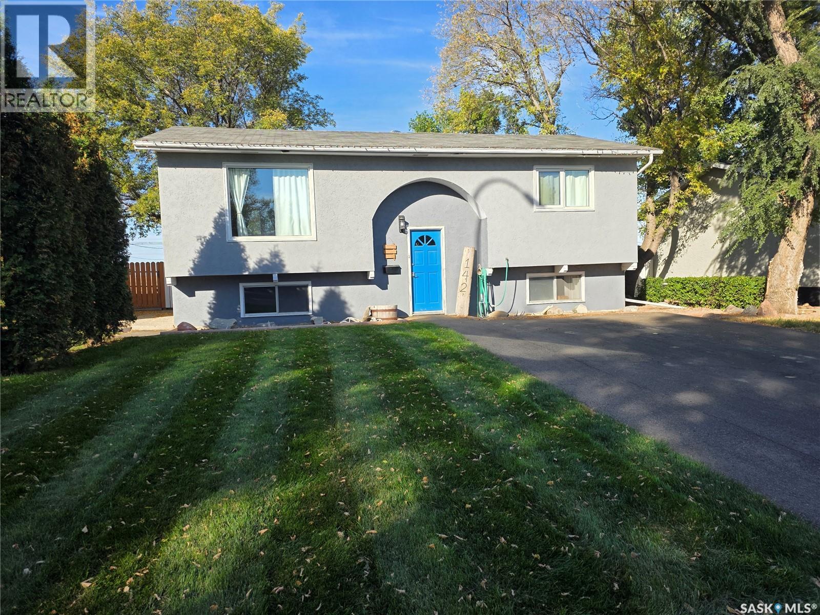 142 1 Avenue Southwest, Swift Current, SK S9H 3H2