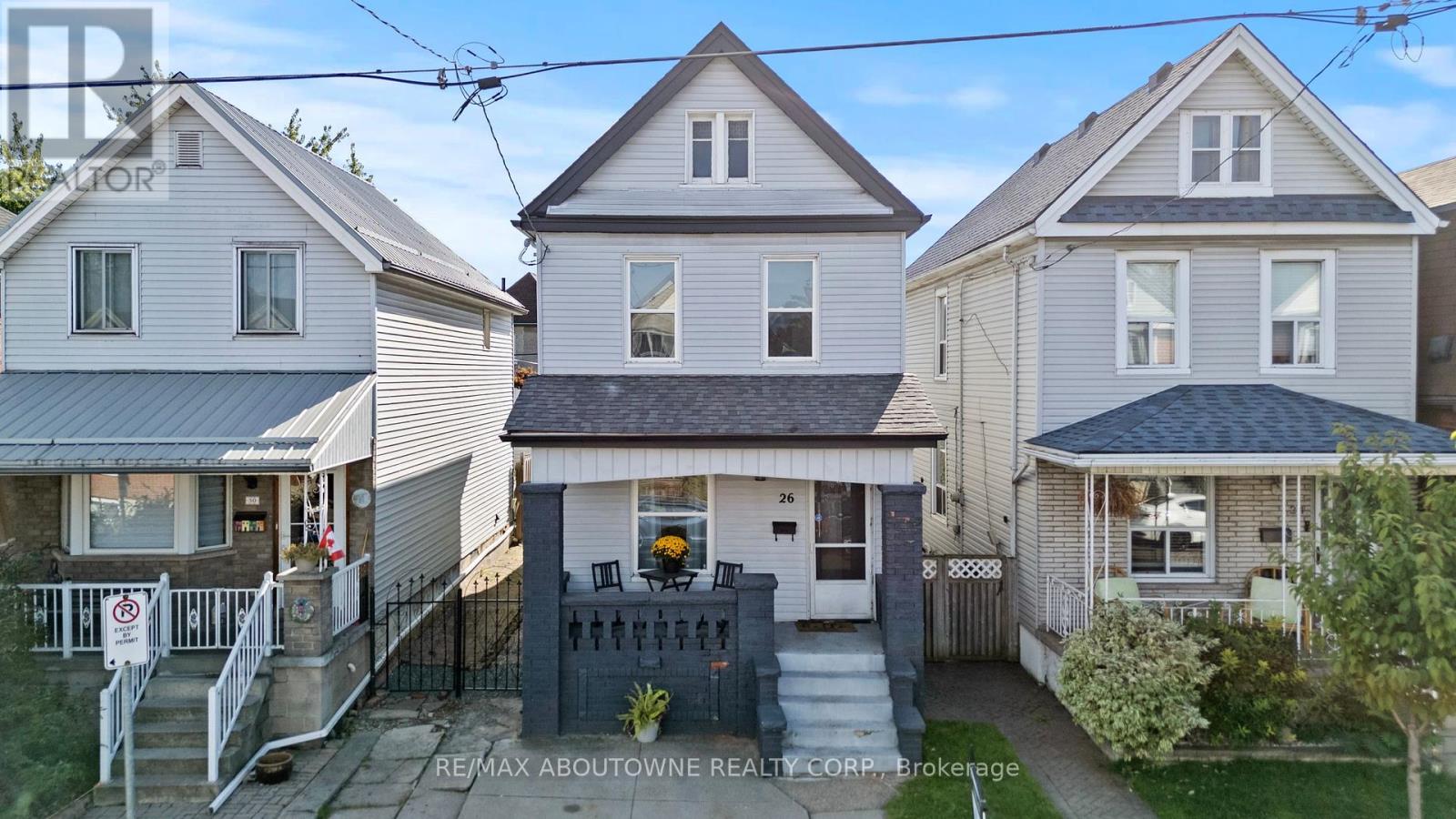 26 Rosemont Ave, Hamilton, ON L8L 2M3