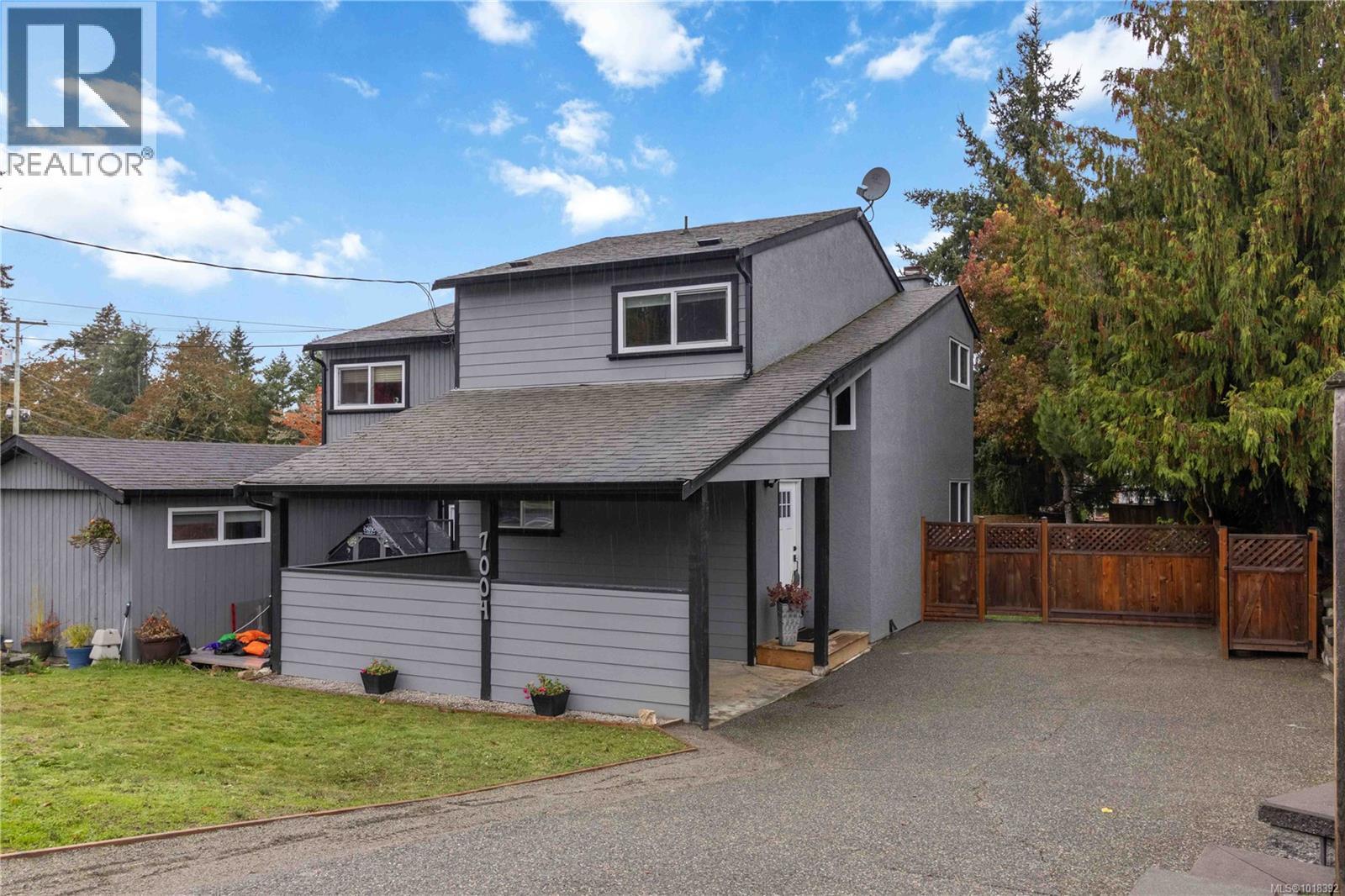 7004 Wallace Dr, Central Saanich, BC V8M 1G1