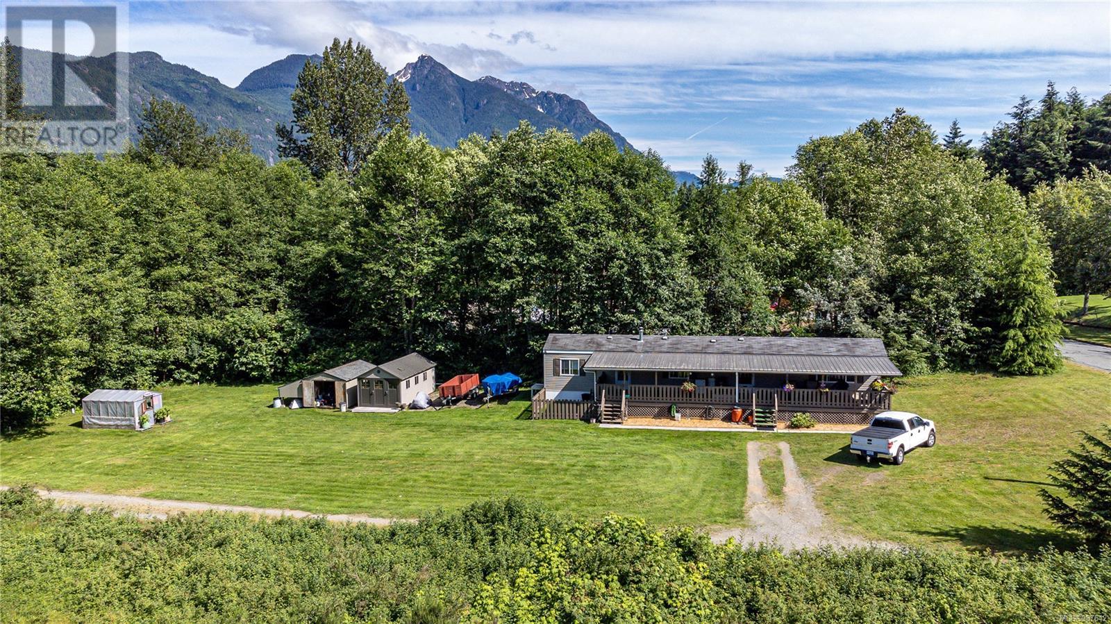 701 Kelsey Way, Sayward, BC V0P 1R0