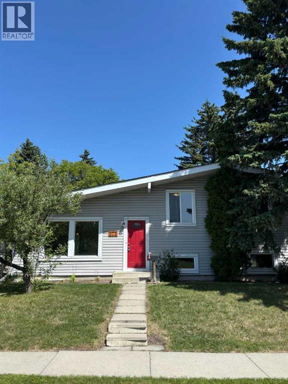 272 Acadia Dr SE, Calgary, AB T2J 0A7