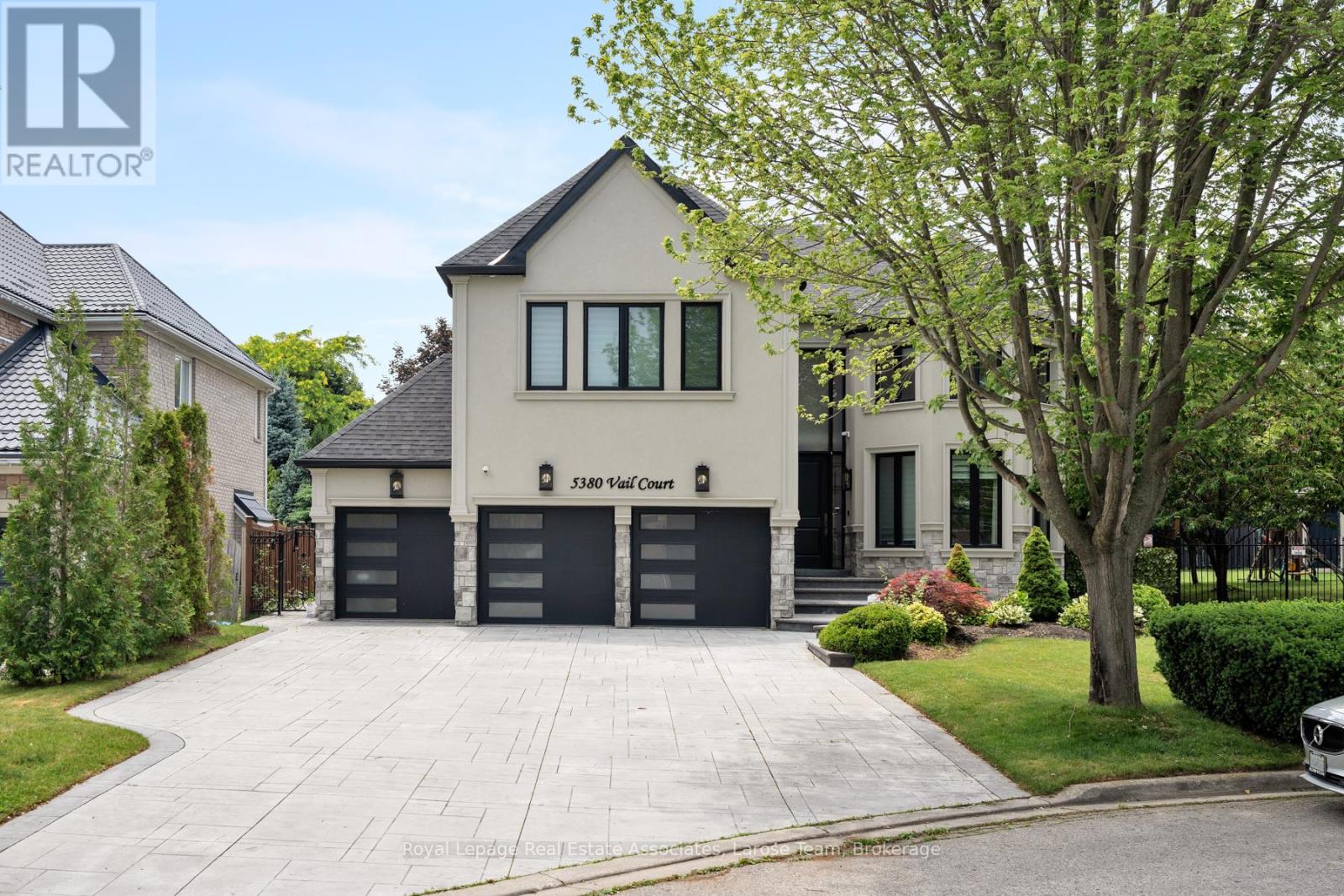 5380 Vail Ct, Mississauga, ON L5M 6G9
