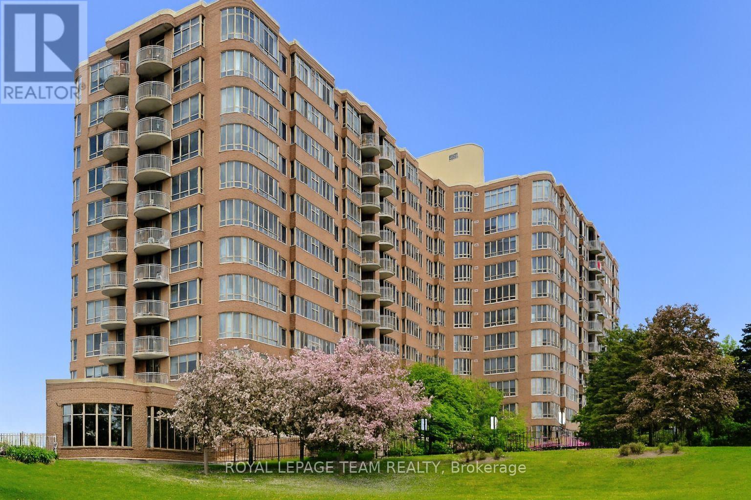 804 100 Grant Carman Dr, Ottawa, ON K2E 8B8