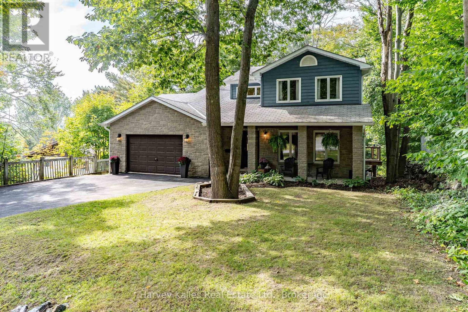 28 Queen St, Parry Sound, ON P2A 2W3