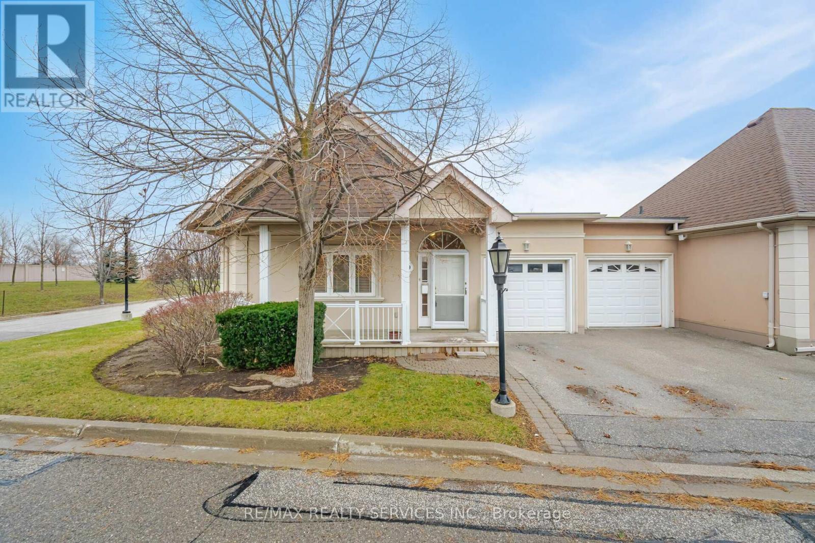 5 9 Ferndown Cres, Brampton, ON L6P 1C3