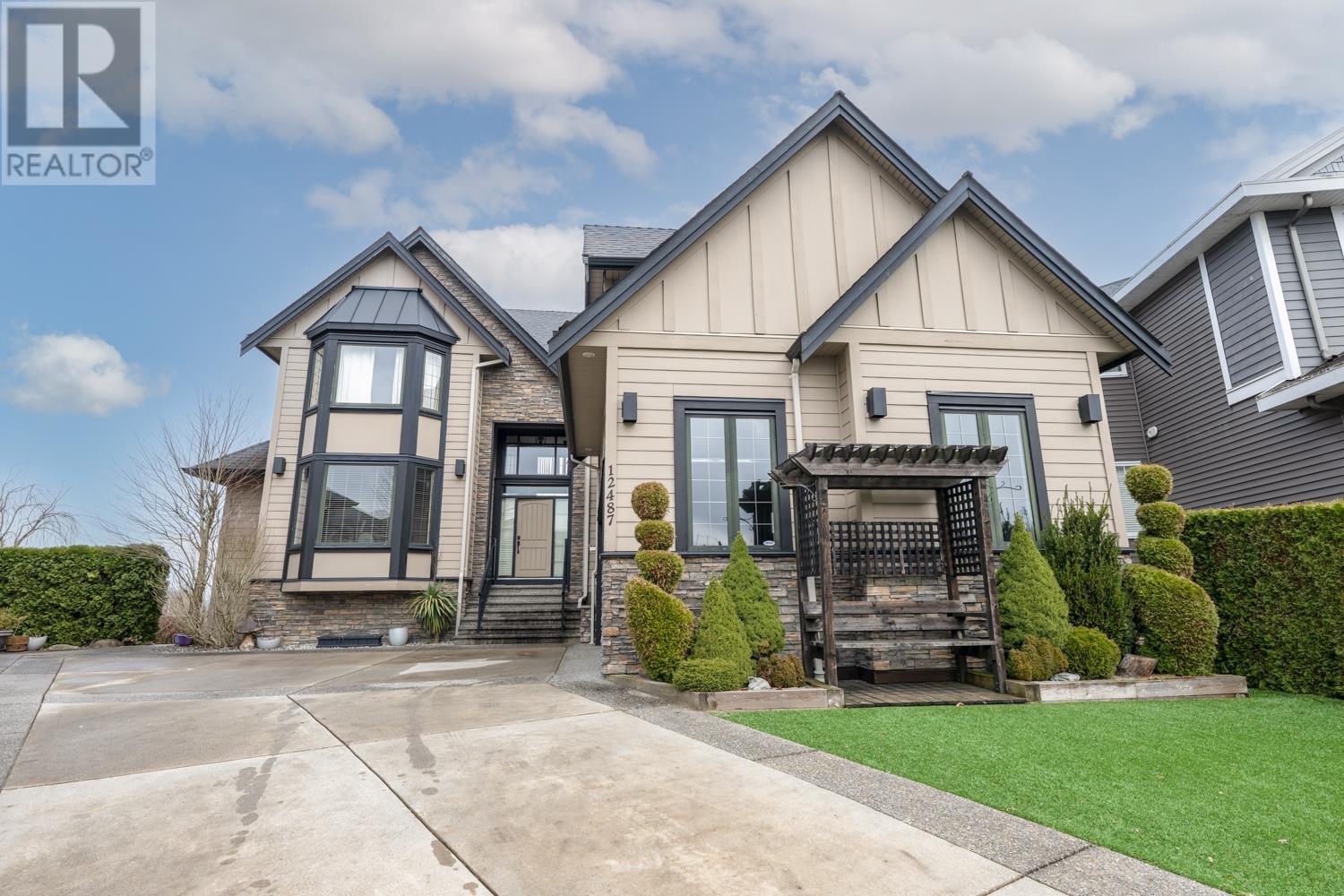 12487 Davenport Dr, Maple Ridge, BC V2X 8X2