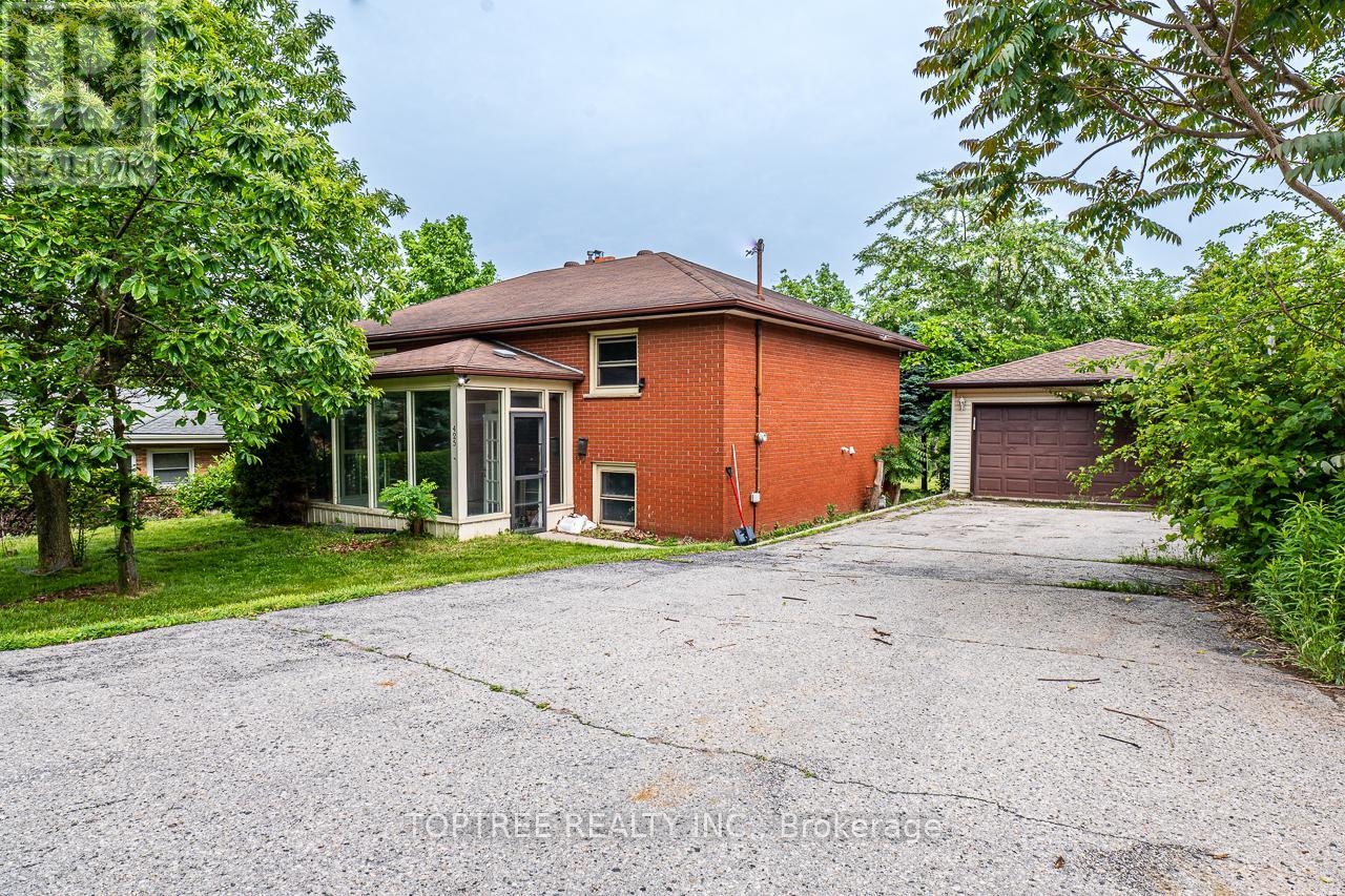425 Riverside Dr, London, ON N6H 2R8