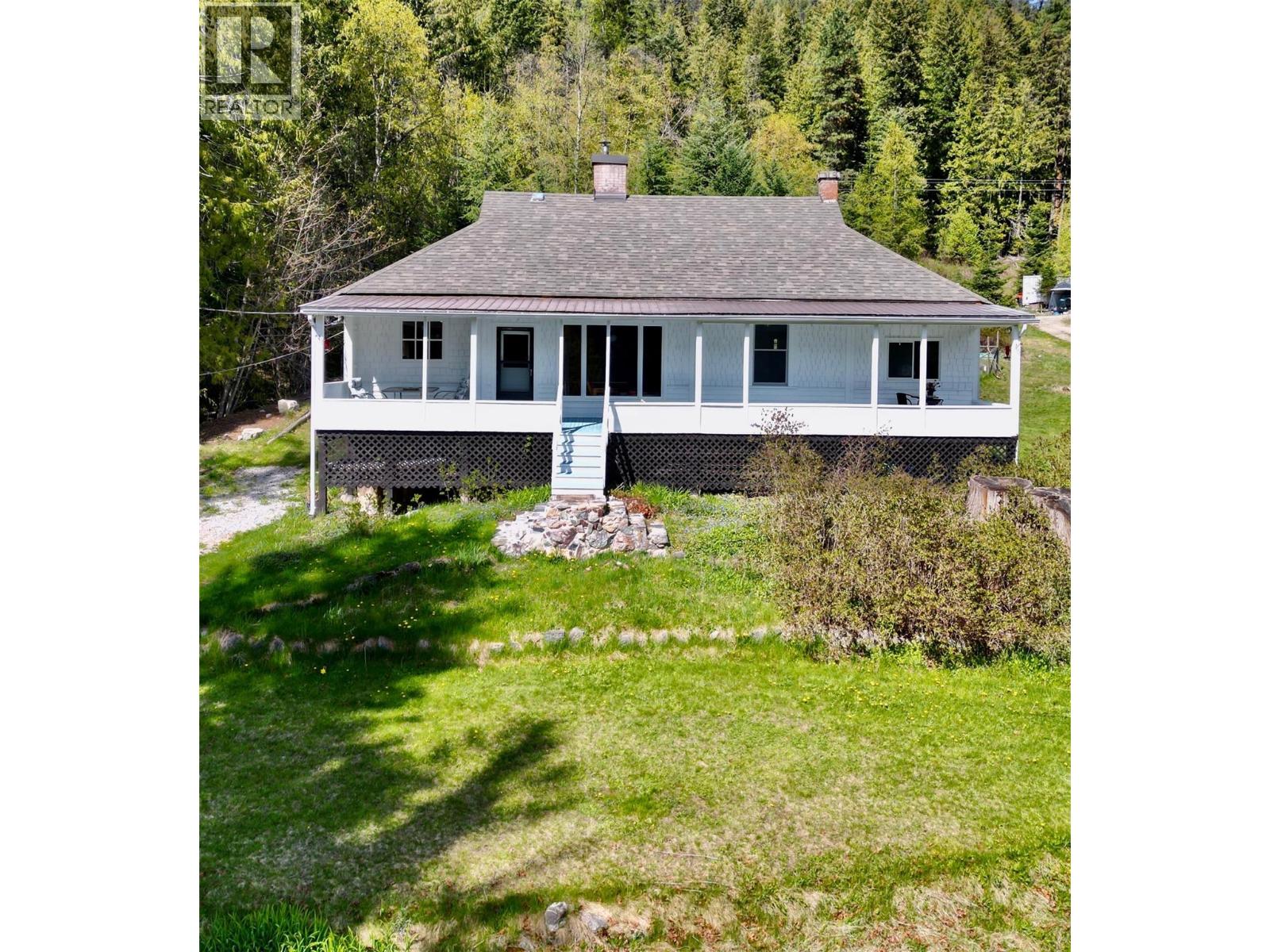 5759 Longbeach Rd, Nelson, BC V1L 6P2