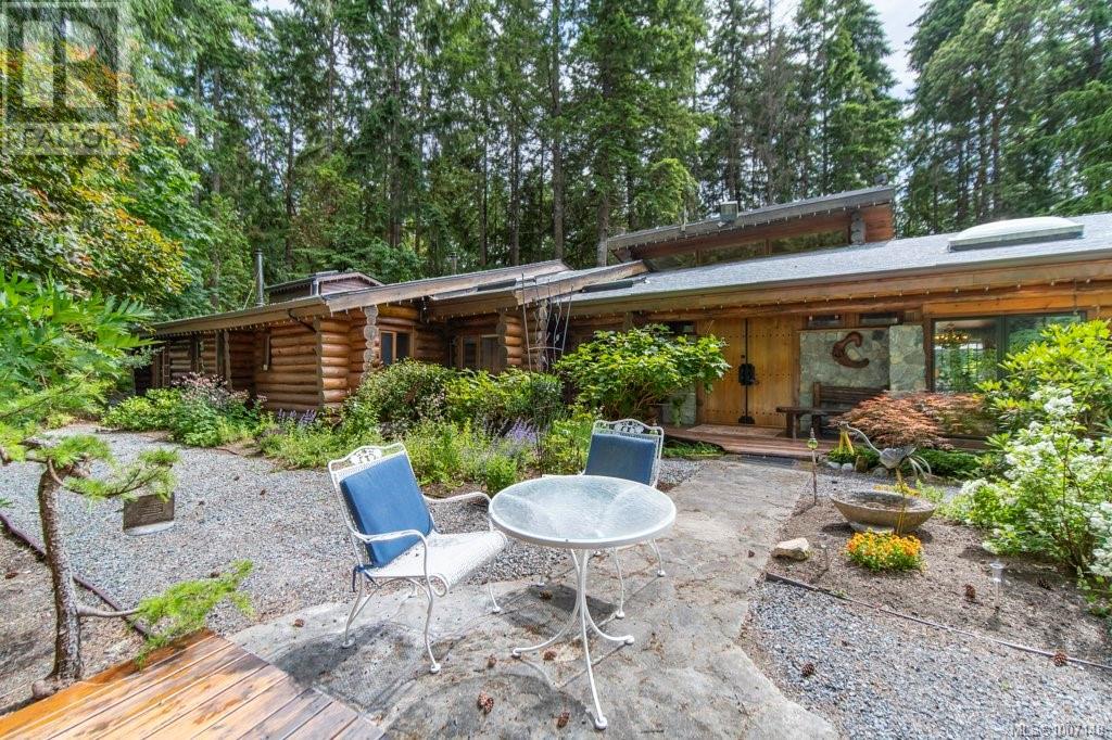 3272 Roper Rd, Nanaimo, BC V9G 1C4
