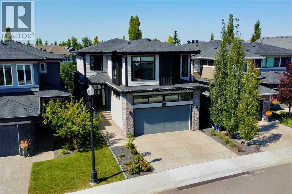 424 Discovery Pl SW, Calgary, AB T3H 3Y3