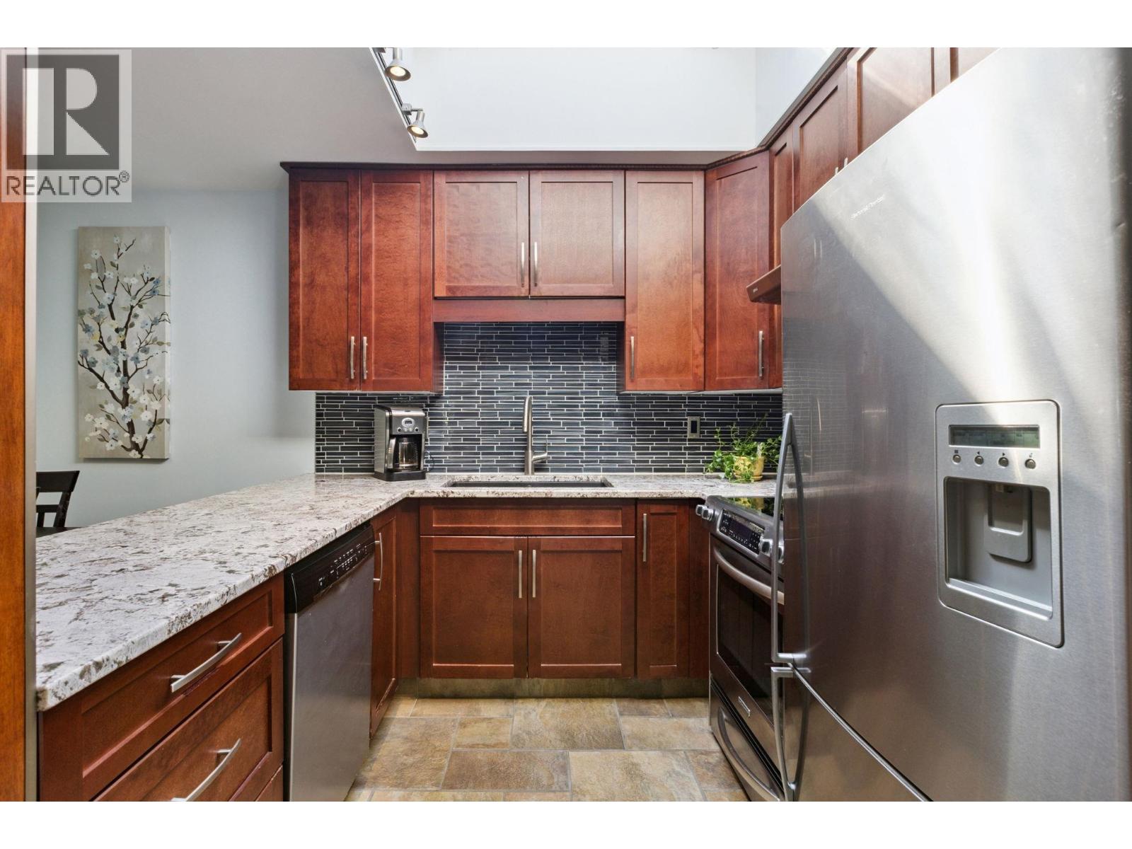 145 E 12th Street Unit 303, North Vancouver, BC V7L 2J3