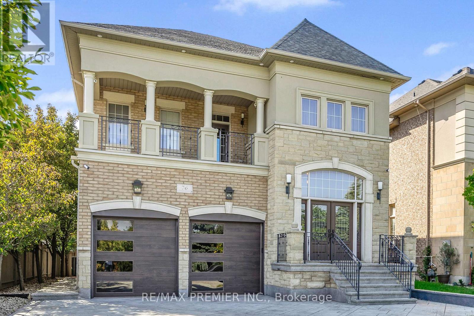 76 Orleans Cir, Vaughan, ON L4H 0V3