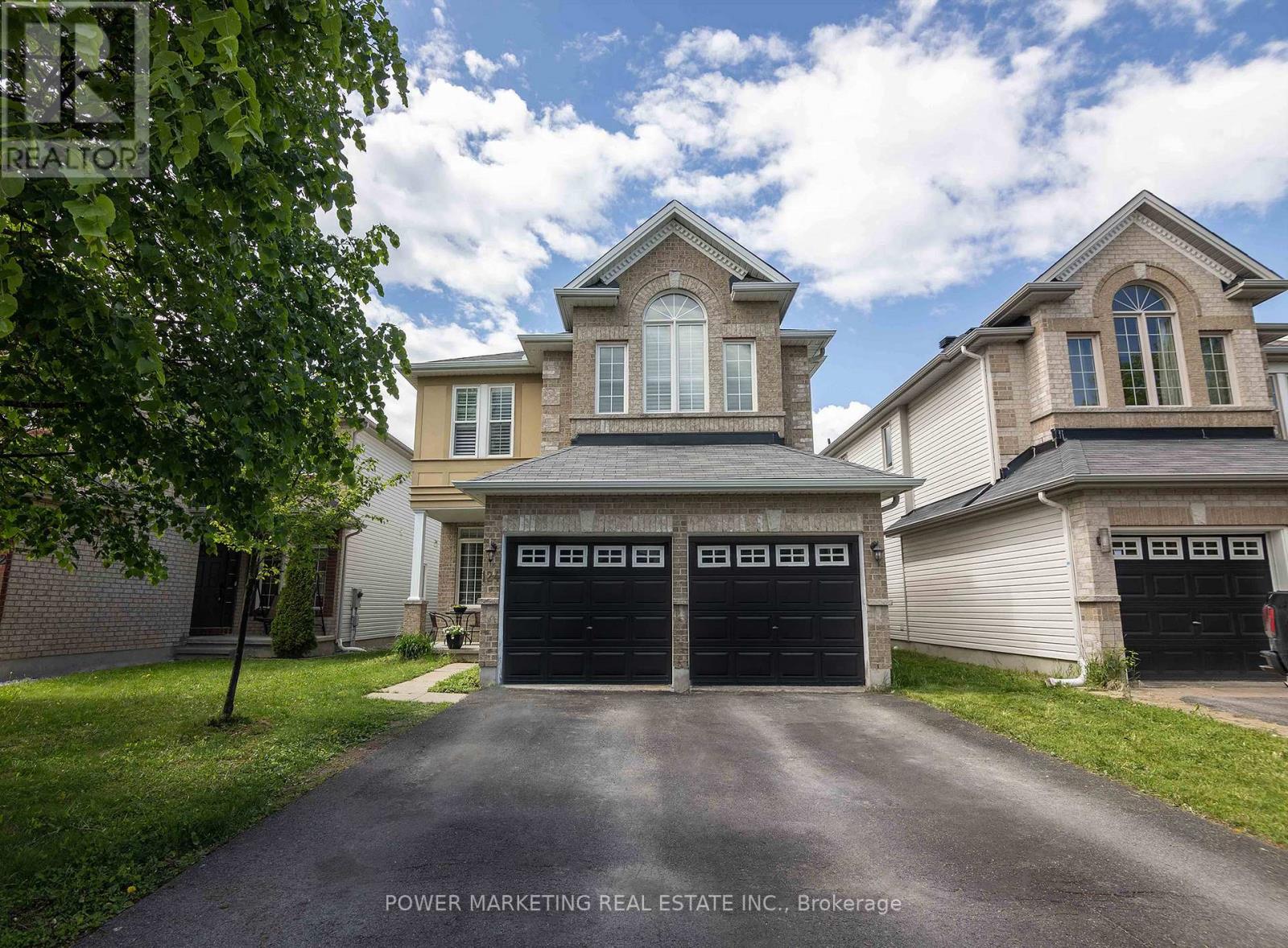 124 Strathcarron Cres, Ottawa, ON K2K 0C7