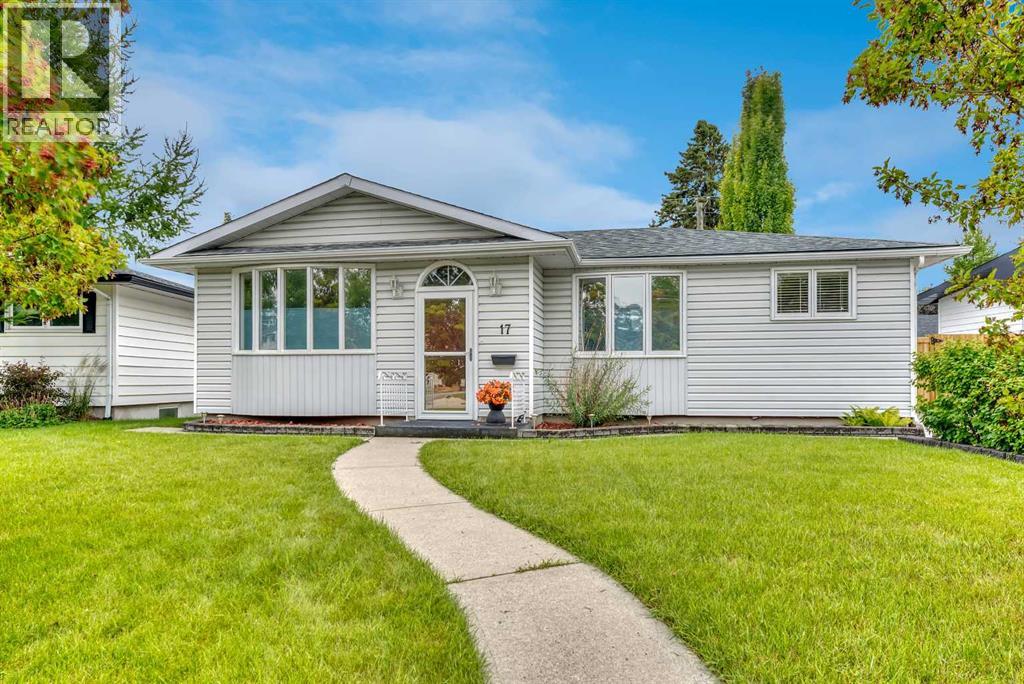 17 Windermere Rd SW, Calgary, AB T3C 3K2