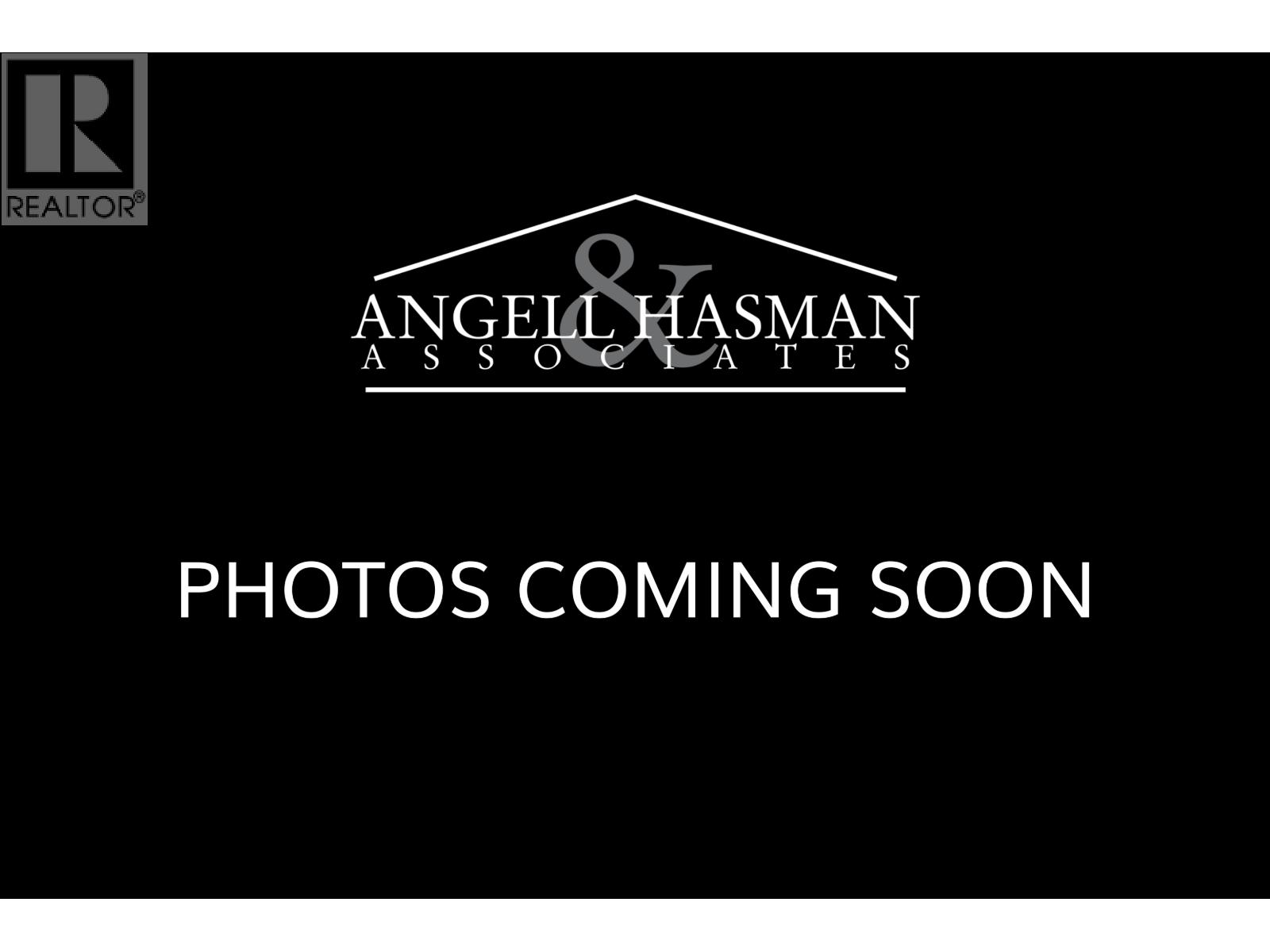 464 Pratt Rd, Gibsons, BC V0N 1V4