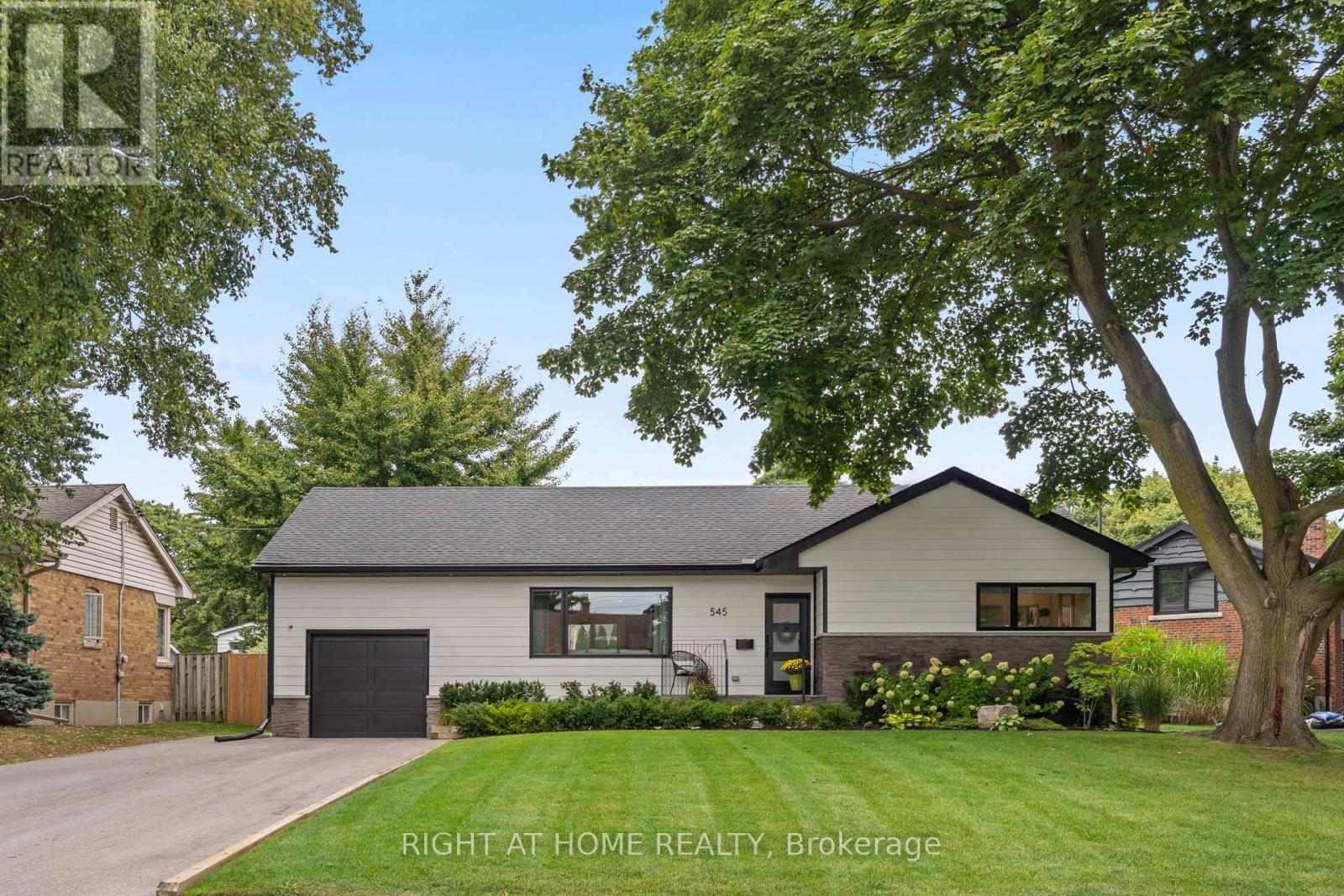 545 Huron Dr, Burlington, ON L7T 3V4